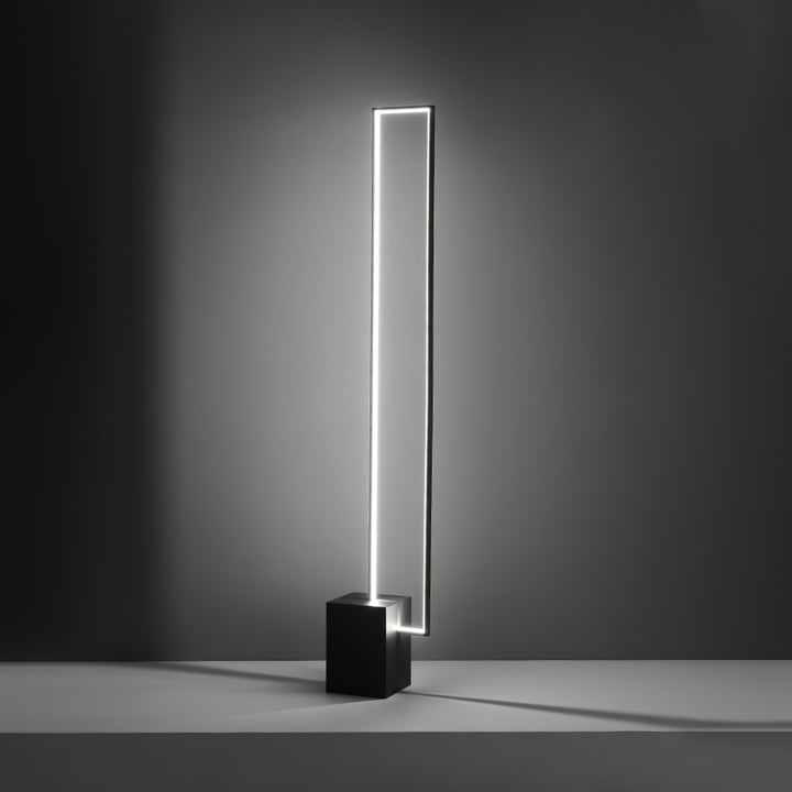 Edge Floor Lamp - Vakkerlight