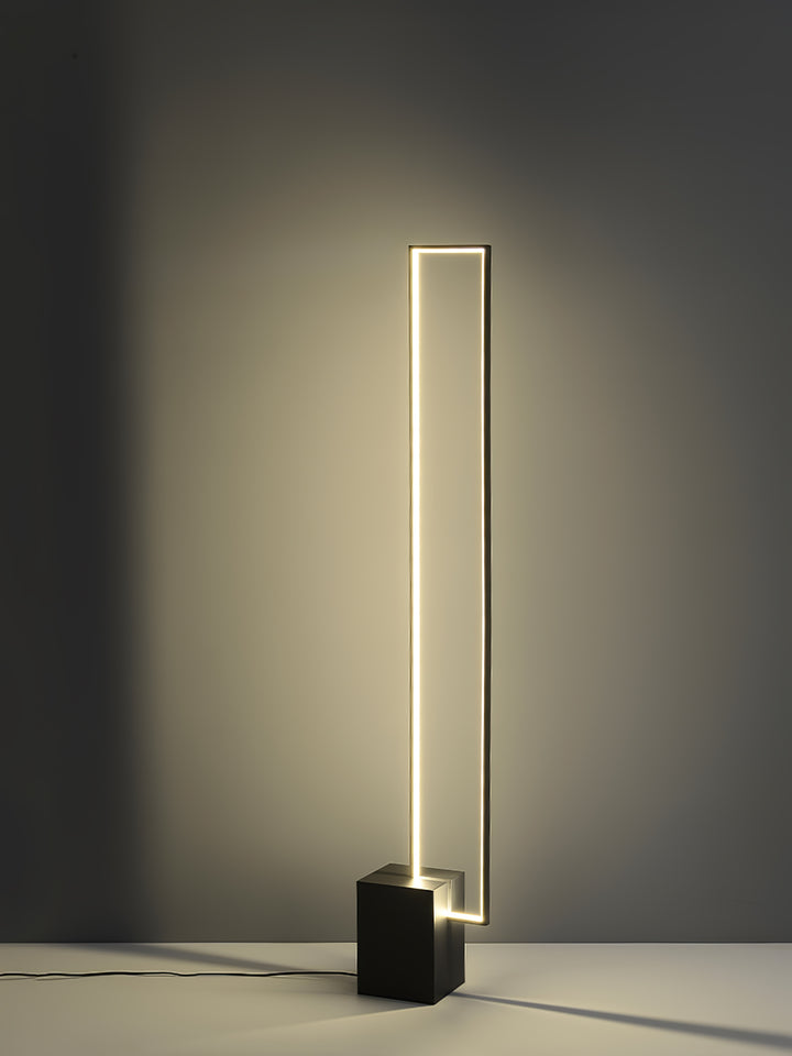 Edge Floor Lamp - Vakkerlight