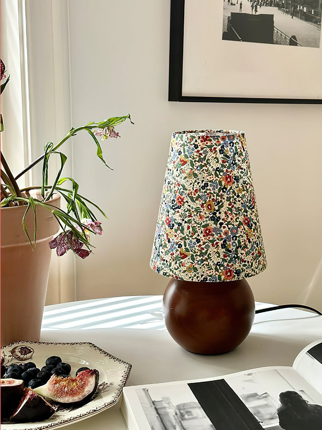 Elara Floral Glow Table Lamp - Vakkerlight