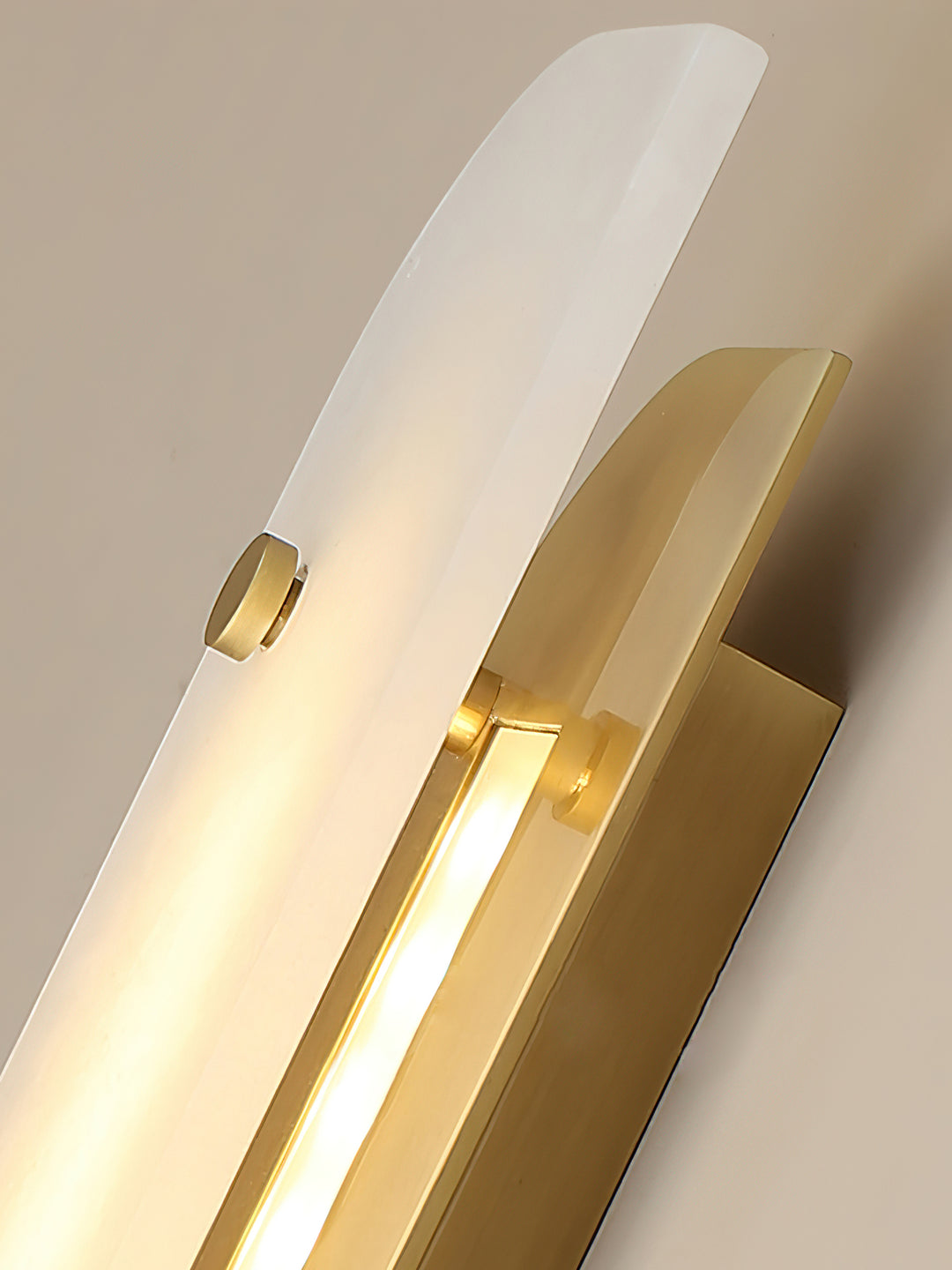 Elaris Wall Lamp - Vakkerlight