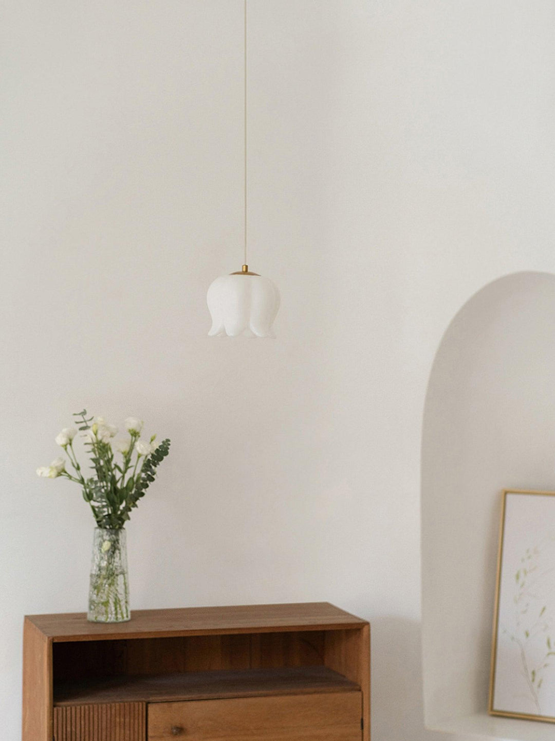 Elegant Floral Pendant Light - Vakkerlight