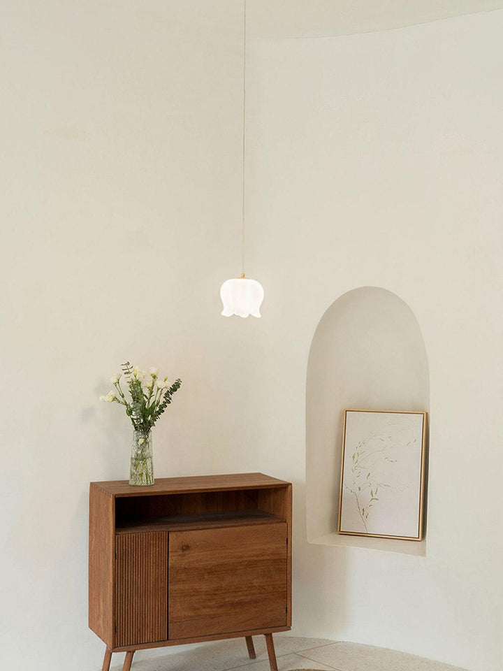 Elegant Floral Pendant Light - Vakkerlight