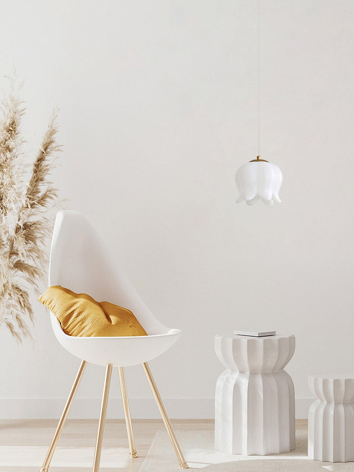 Elegant Floral Pendant Light - Vakkerlight