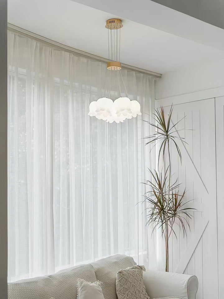 Elegant Floral Pendant Light - Vakkerlight