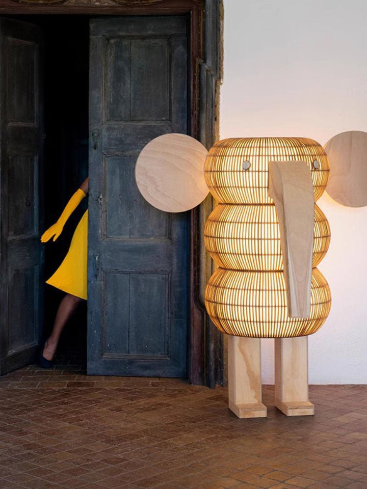 Elephant Shaped Rattan Floor Lamp - Vakkerlight