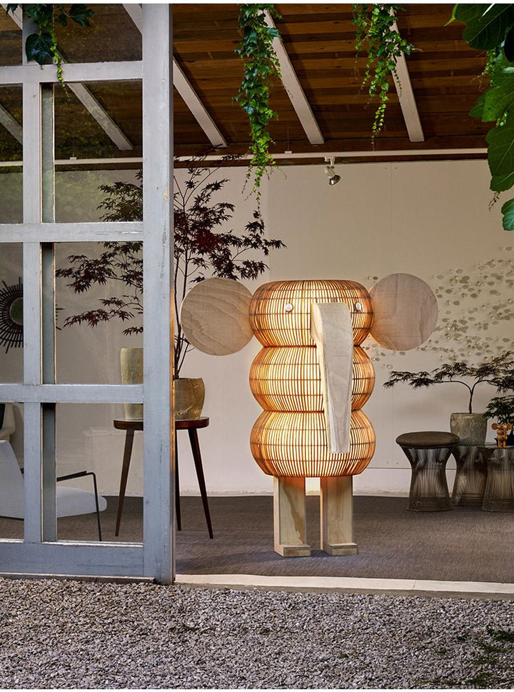 Elephant Shaped Rattan Floor Lamp - Vakkerlight
