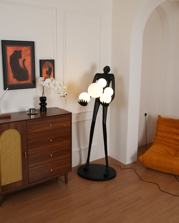 Embrace Sculpture Floor Lamp - Vakkerlight