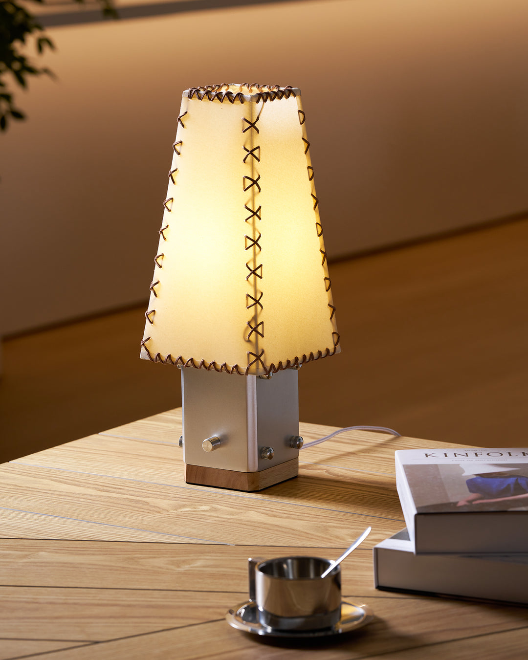 Estela Table Lamp - Vakkerlight
