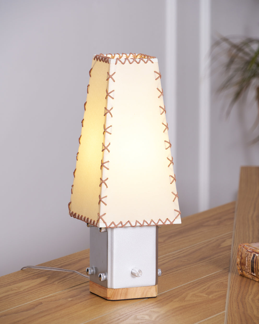 Estela Table Lamp - Vakkerlight