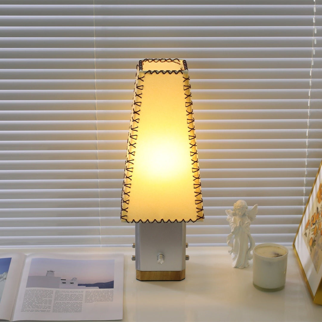 Estela Table Lamp - Vakkerlight