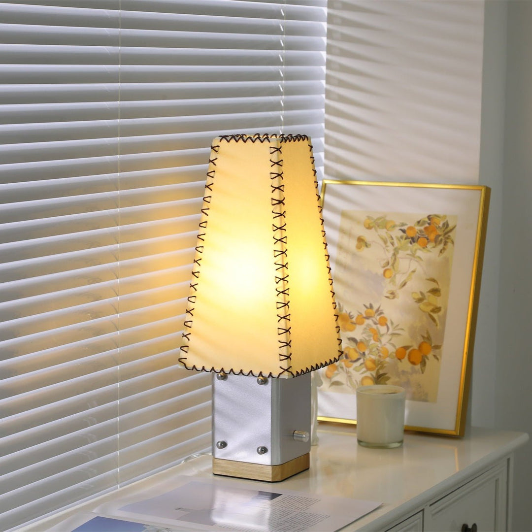 Estela Table Lamp - Vakkerlight