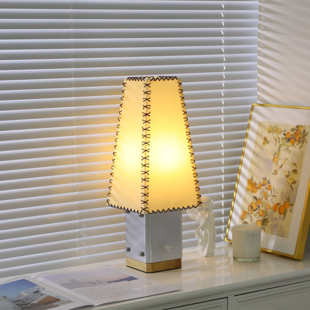 Estela Table Lamp - Vakkerlight