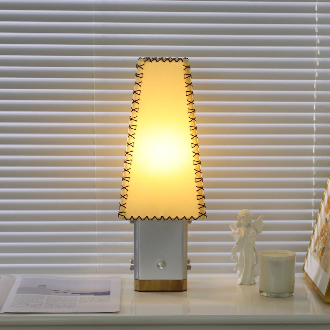 Estela Table Lamp - Vakkerlight