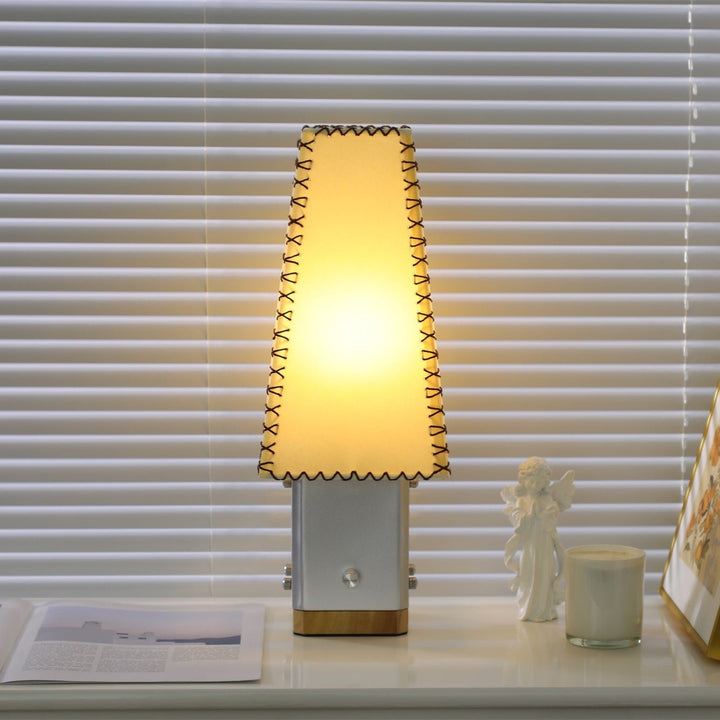 Estela Table Lamp - Vakkerlight