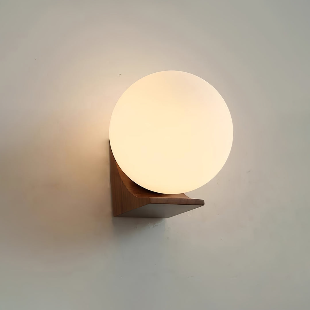 Evelyn Orb Wall Lamp - Vakkerlight