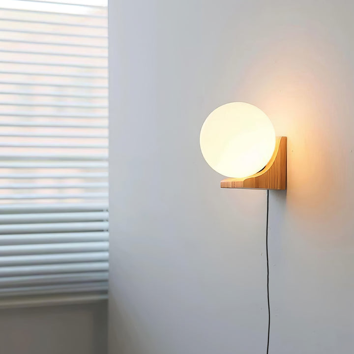 Evelyn Orb Plug - in Wall Lamp - Vakkerlight