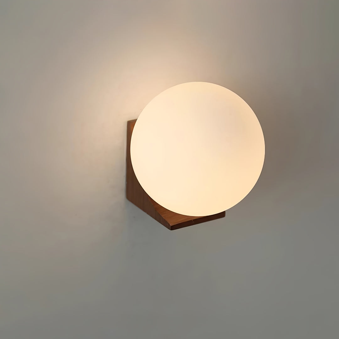 Evelyn Orb Wall Lamp - Vakkerlight