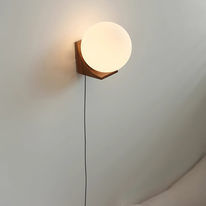 Evelyn Orb Plug - in Wall Lamp - Vakkerlight