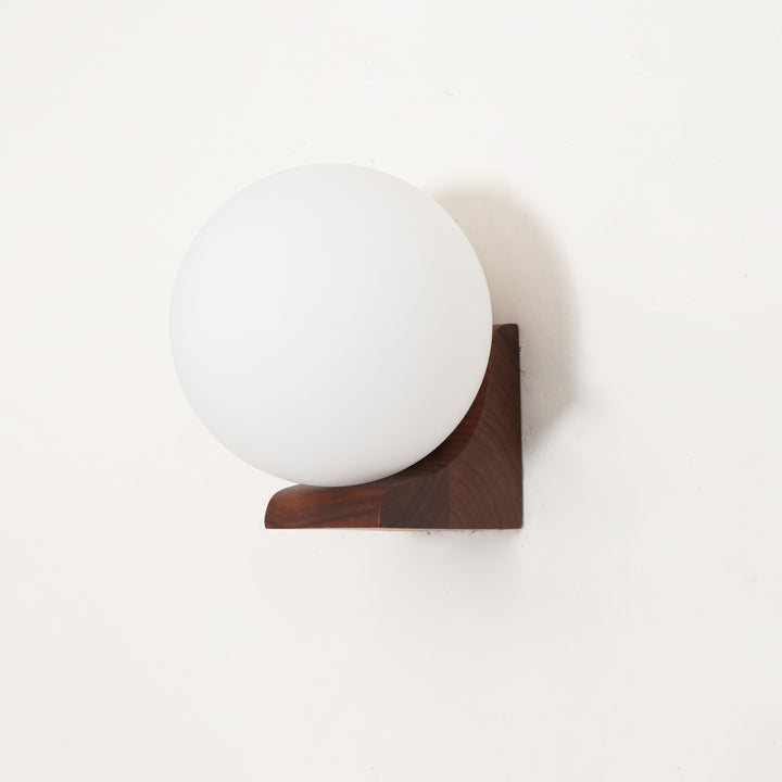 Evelyn Orb Wall Lamp - Vakkerlight