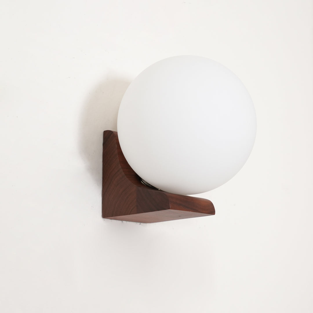 Evelyn Orb Wall Lamp - Vakkerlight