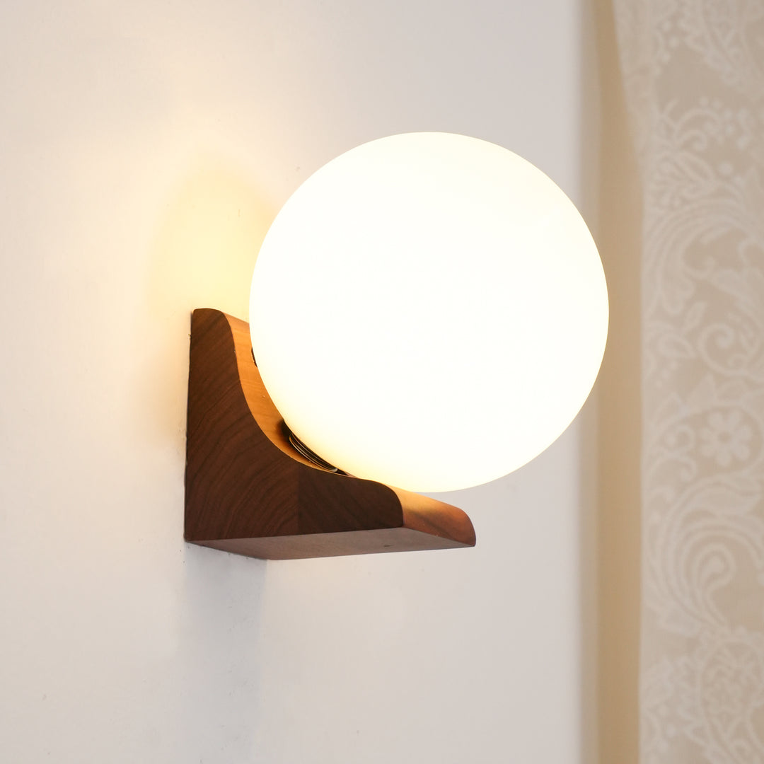 Evelyn Orb Wall Lamp - Vakkerlight