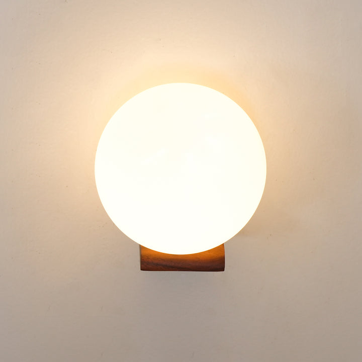 Evelyn Orb Wall Lamp - Vakkerlight