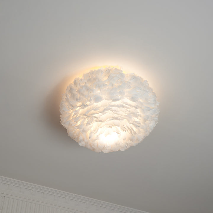 Gefiederte Deckenlampe