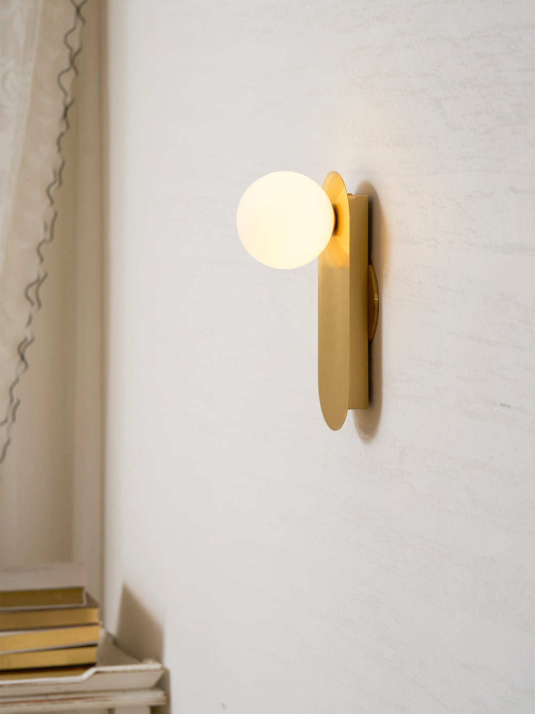 Flat Base Globe Sconce