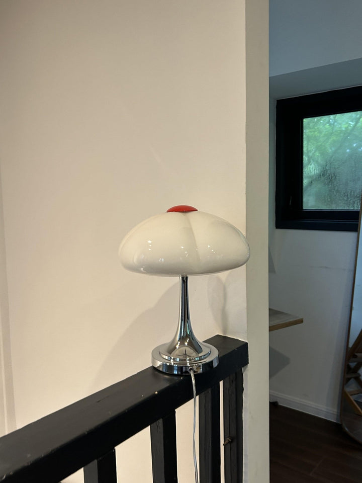 Flower Petal Table Lamp - Vakkerlight