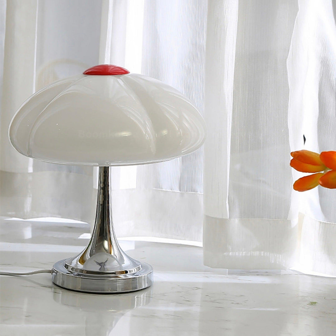 Flower Petal Table Lamp - Vakkerlight