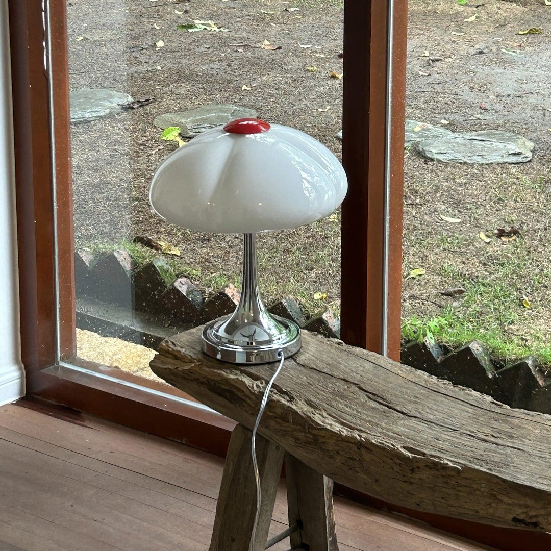 Flower Petal Table Lamp - Vakkerlight