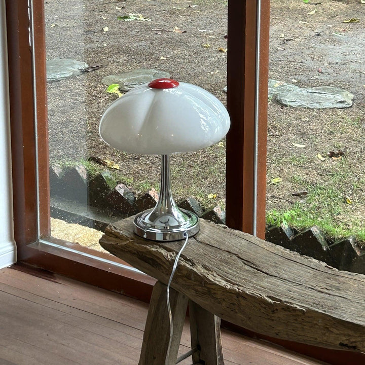 Flower Petal Table Lamp - Vakkerlight