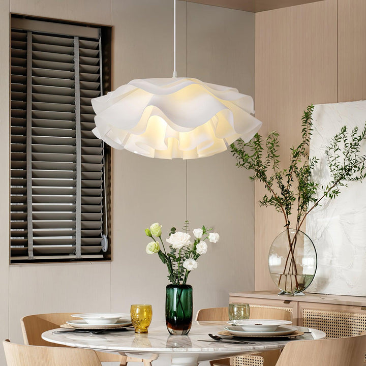 Flower Shaped White Pendant Lamp - Vakkerlight