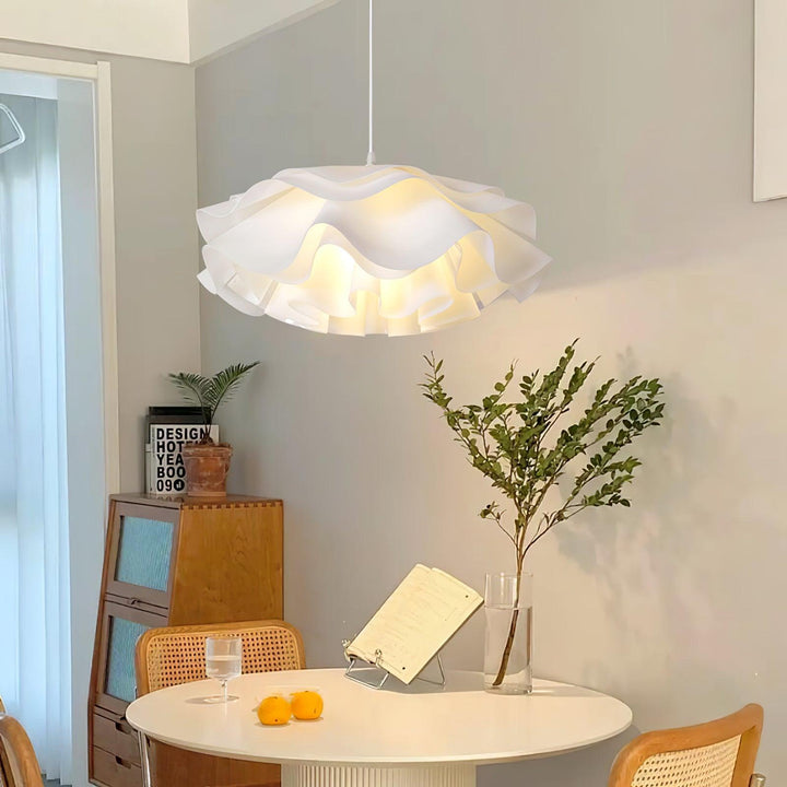 Flower Shaped White Pendant Lamp - Vakkerlight