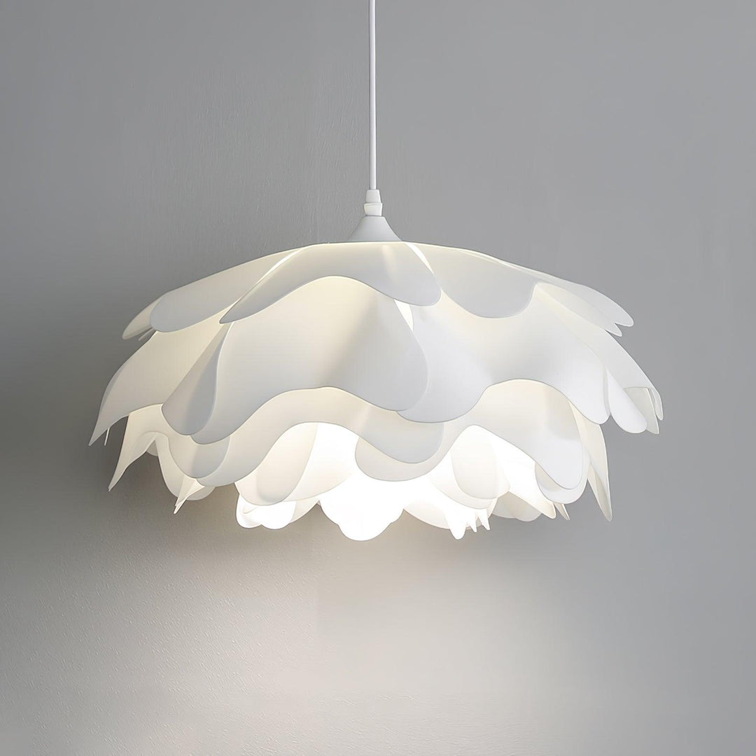 Flower Shaped White Pendant Lamp - Vakkerlight