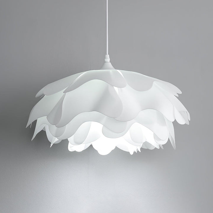 Flower Shaped White Pendant Lamp - Vakkerlight