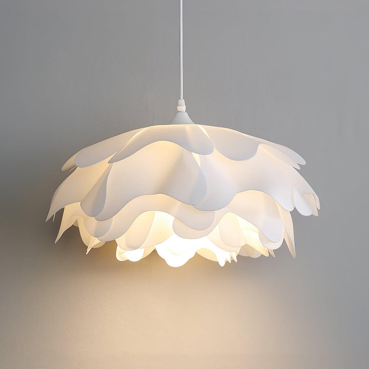 Flower Shaped White Pendant Lamp - Vakkerlight