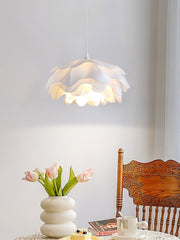 Flower Shaped White Pendant Lamp - Vakkerlight