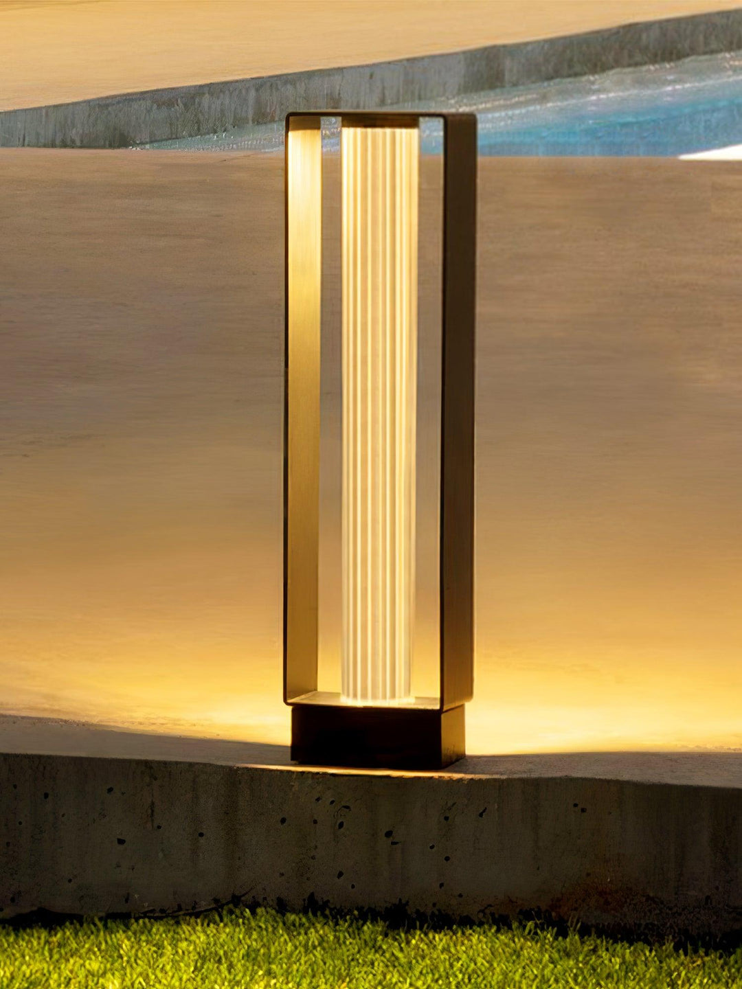 Frame Outdoor Post Lamp - Vakkerlight