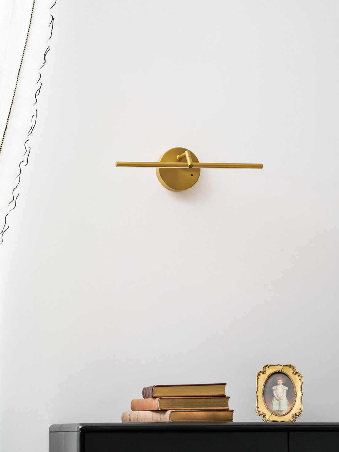 Galleria Slim Rechargeable Wall Light