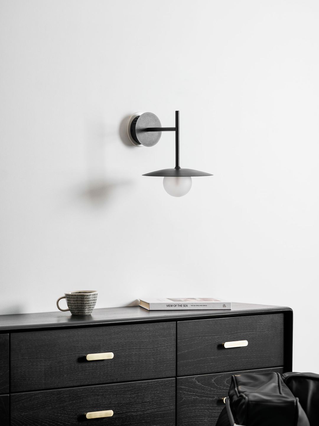 Gea Iron Wall Lamp - Vakkerlight