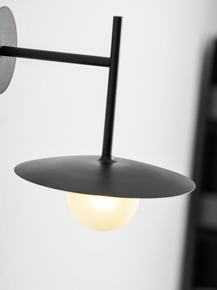Gea Iron Wall Lamp - Vakkerlight