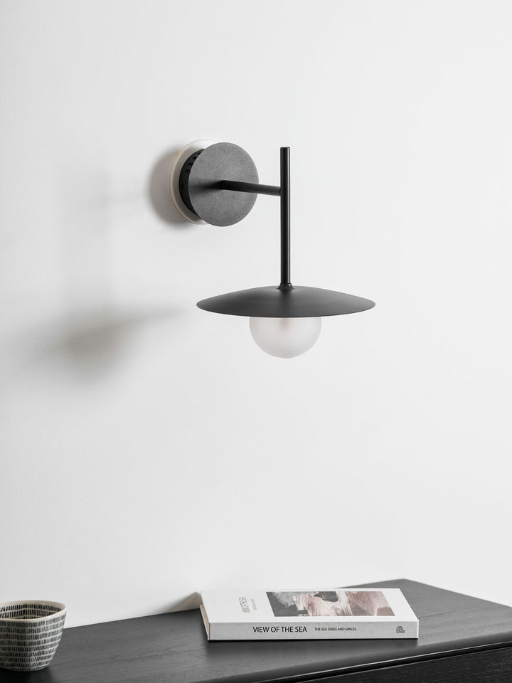 Gea Iron Wall Lamp - Vakkerlight