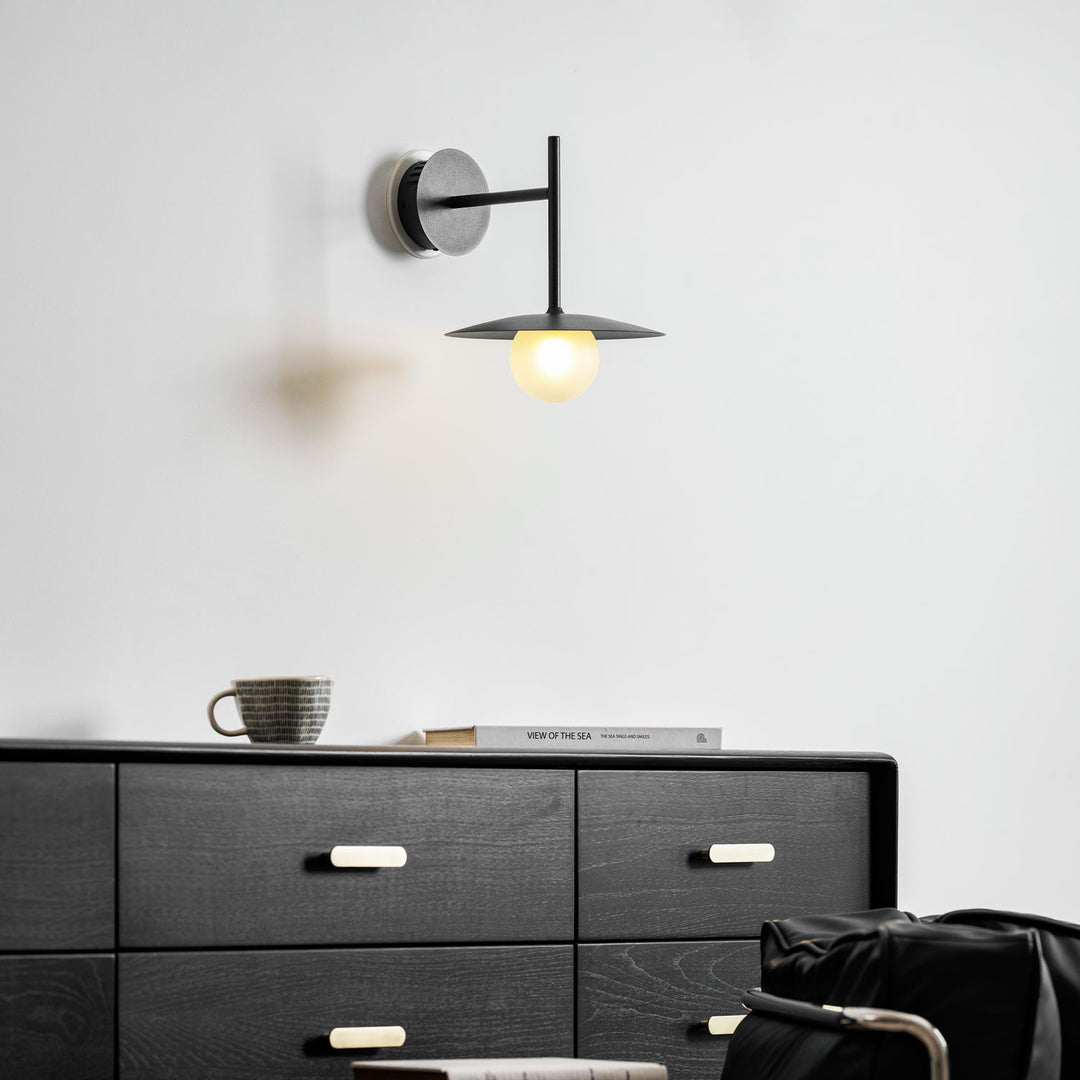 Gea Iron Wall Lamp - Vakkerlight