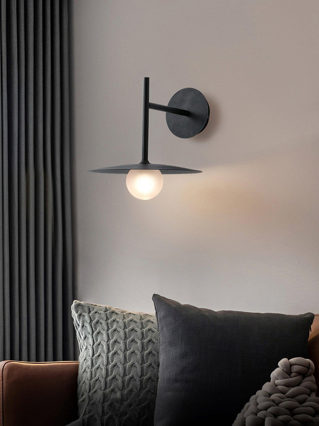 Gea Iron Plug-In Wall Lamp - Vakkerlight