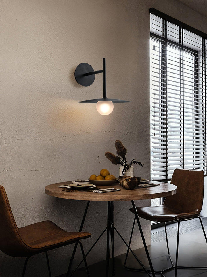 Gea Iron Wall Lamp - Vakkerlight