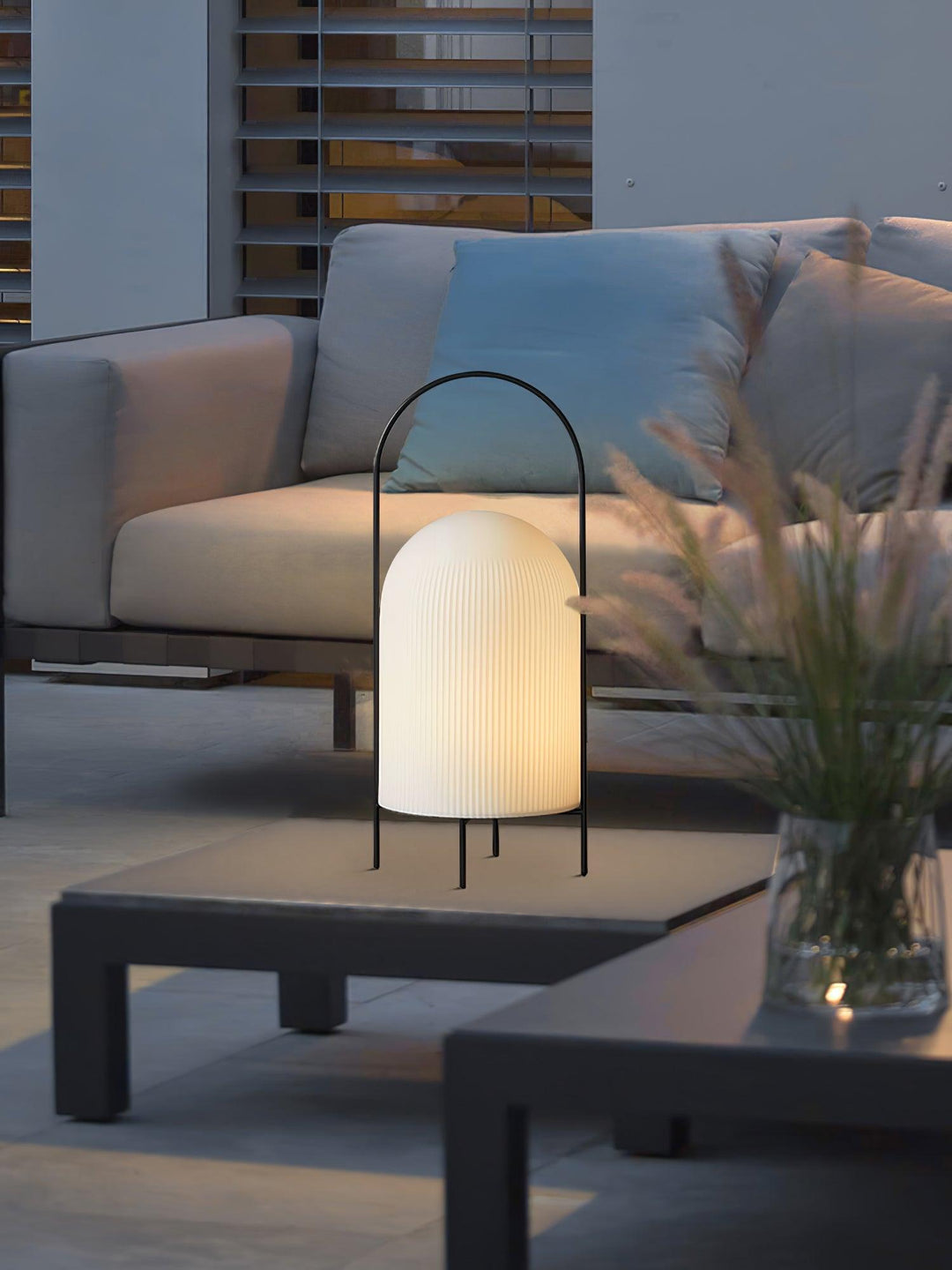 Ghost Table Lamp - Vakkerlight