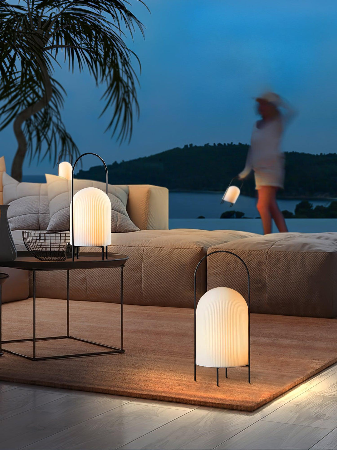 Ghost Table Lamp - Vakkerlight