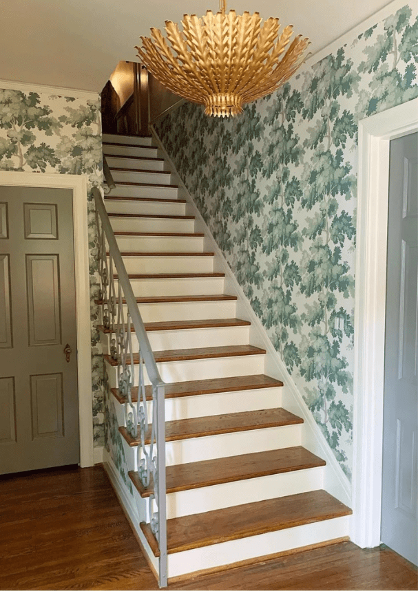 Gilded Acanthus Chandelier - Vakkerlight