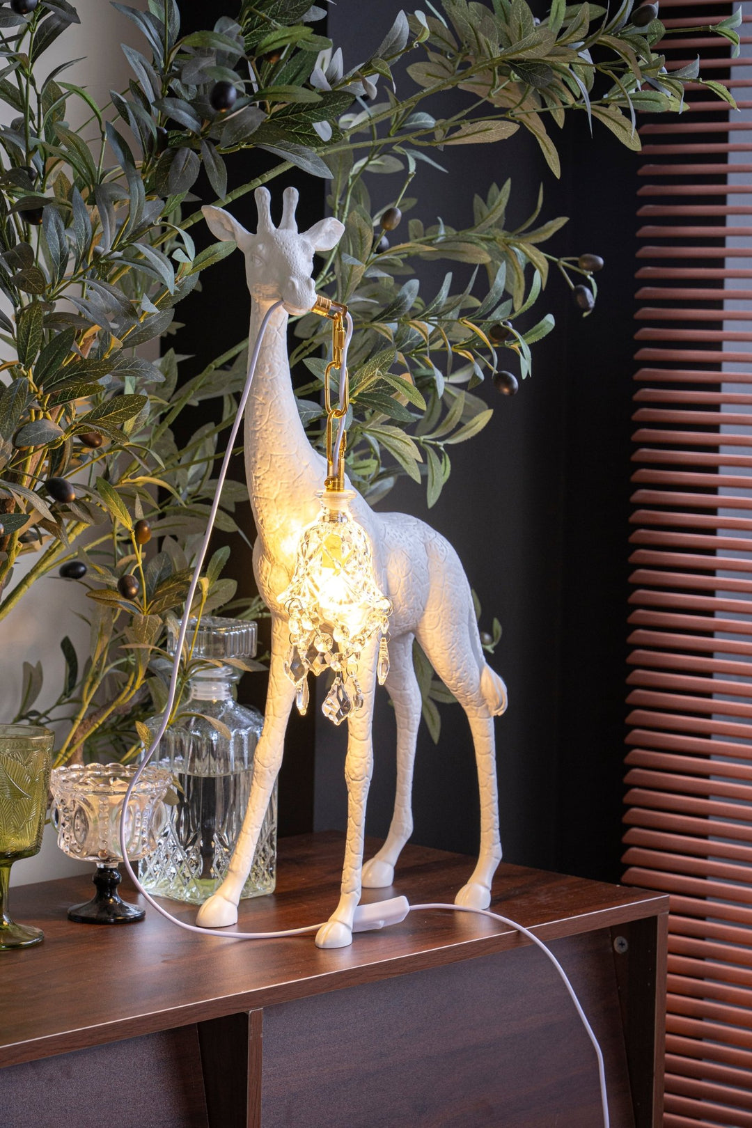 Giraffe Royale Sculpture Floor Lamp - Vakkerlight